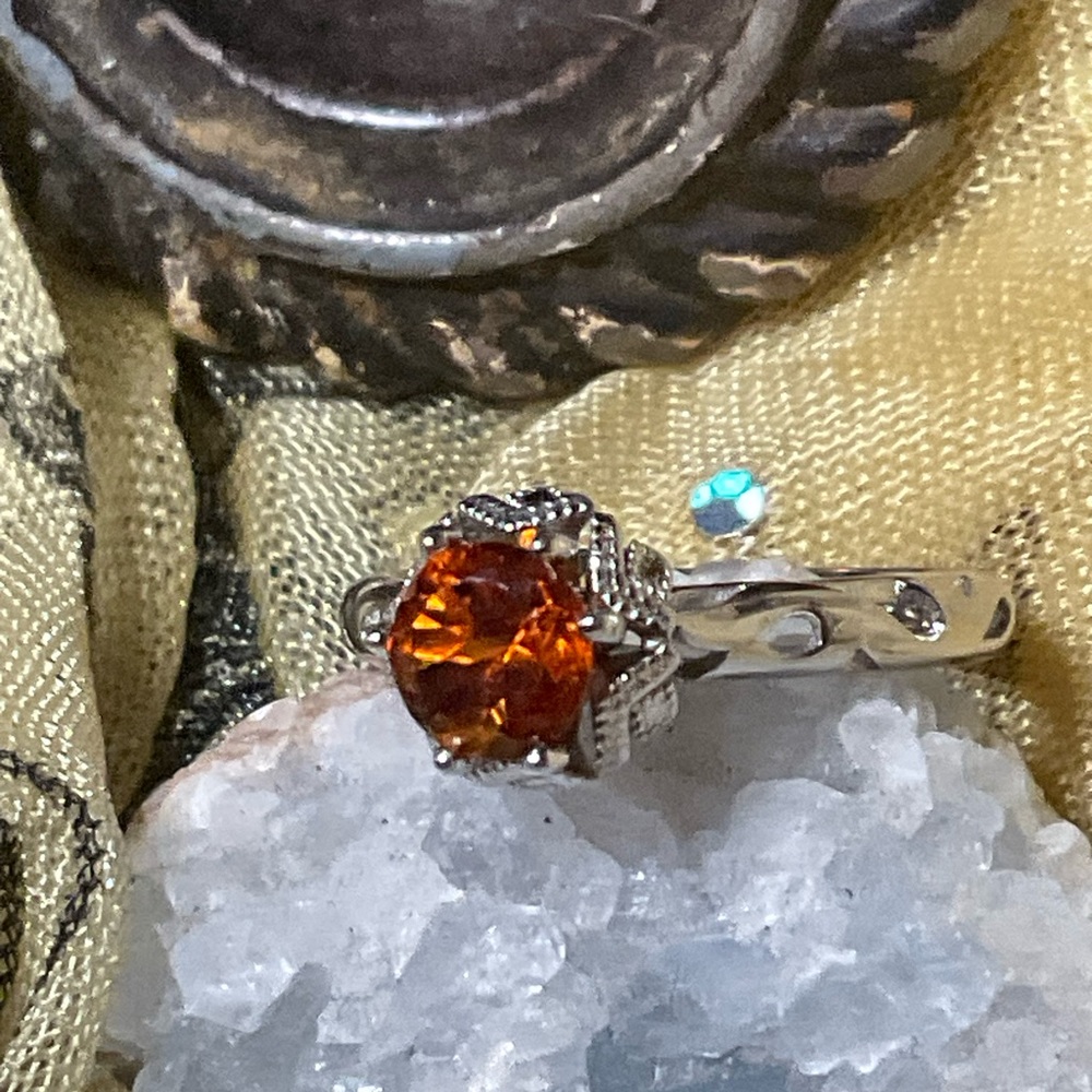 Garnet ring - Picture 2 of 8
